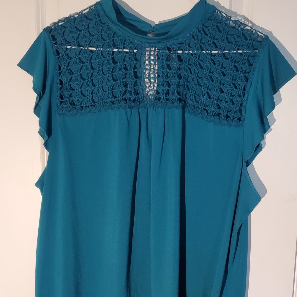 Massini Aqua Lace Collar Neck Sleeveless Blouse